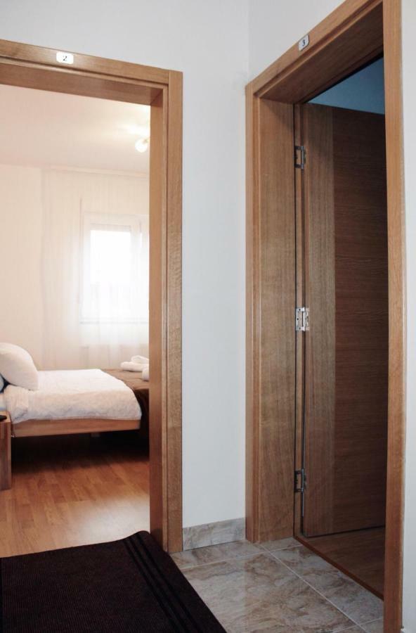 Konaciste Simce Bed and Breakfast Kraljevo Esterno foto